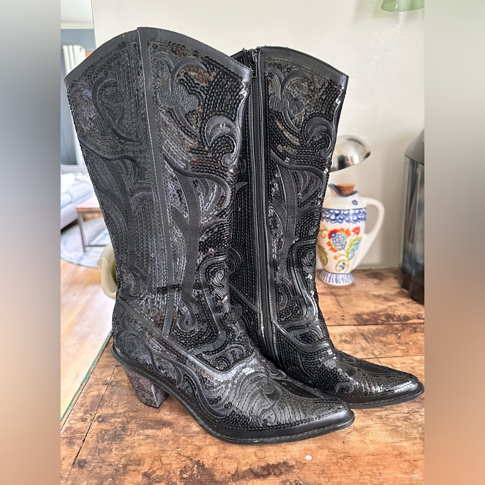 Helen’s Heart Size 8 Black Sequence Boots